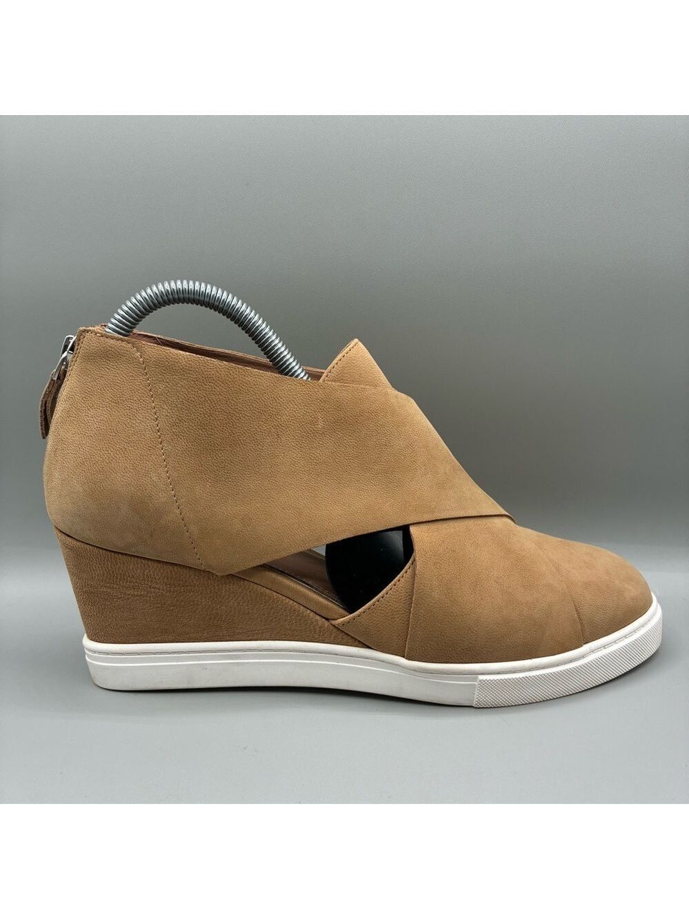 Linea Paolo Faith Wedge Sneakers Women’s 8.5M Nubuck Heel-Zip